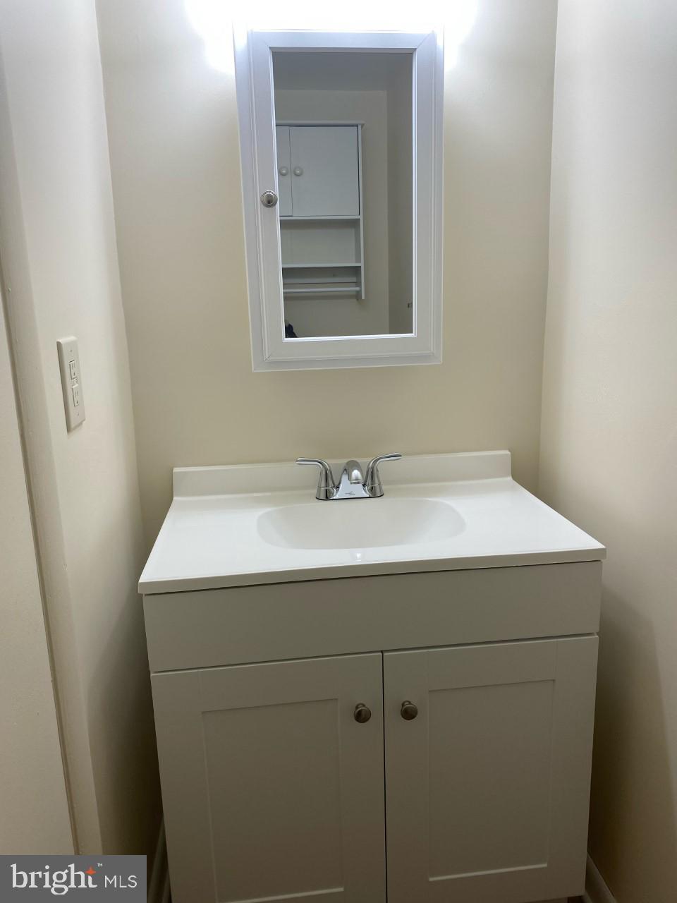 9563 Transfer Row Columbia, MD 21045 - Photo 10 of 18 First floor 1/2 Bath