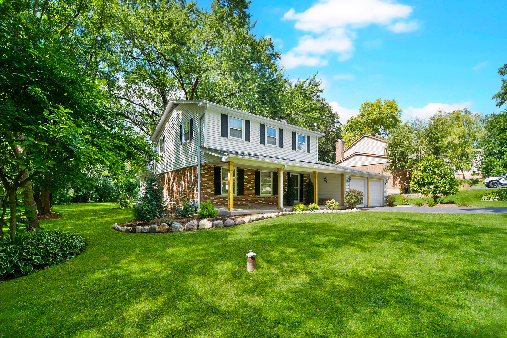 352 Windsor Lane Inverness, IL 60010 - Photo 1 of 44 Gallery Image 1