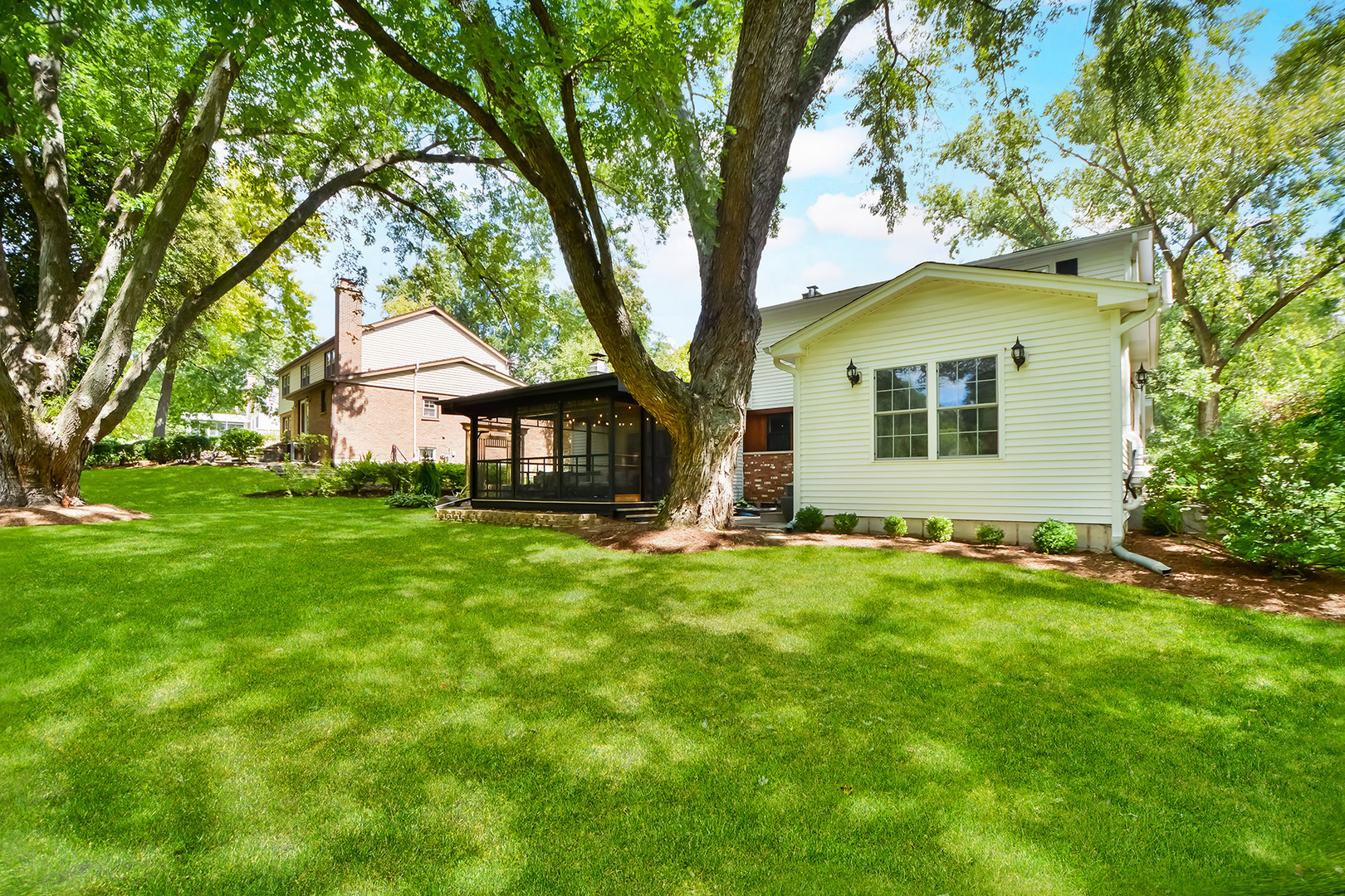 352 Windsor Lane Inverness, IL 60010 - Photo 43 of 44 Gallery Image 43