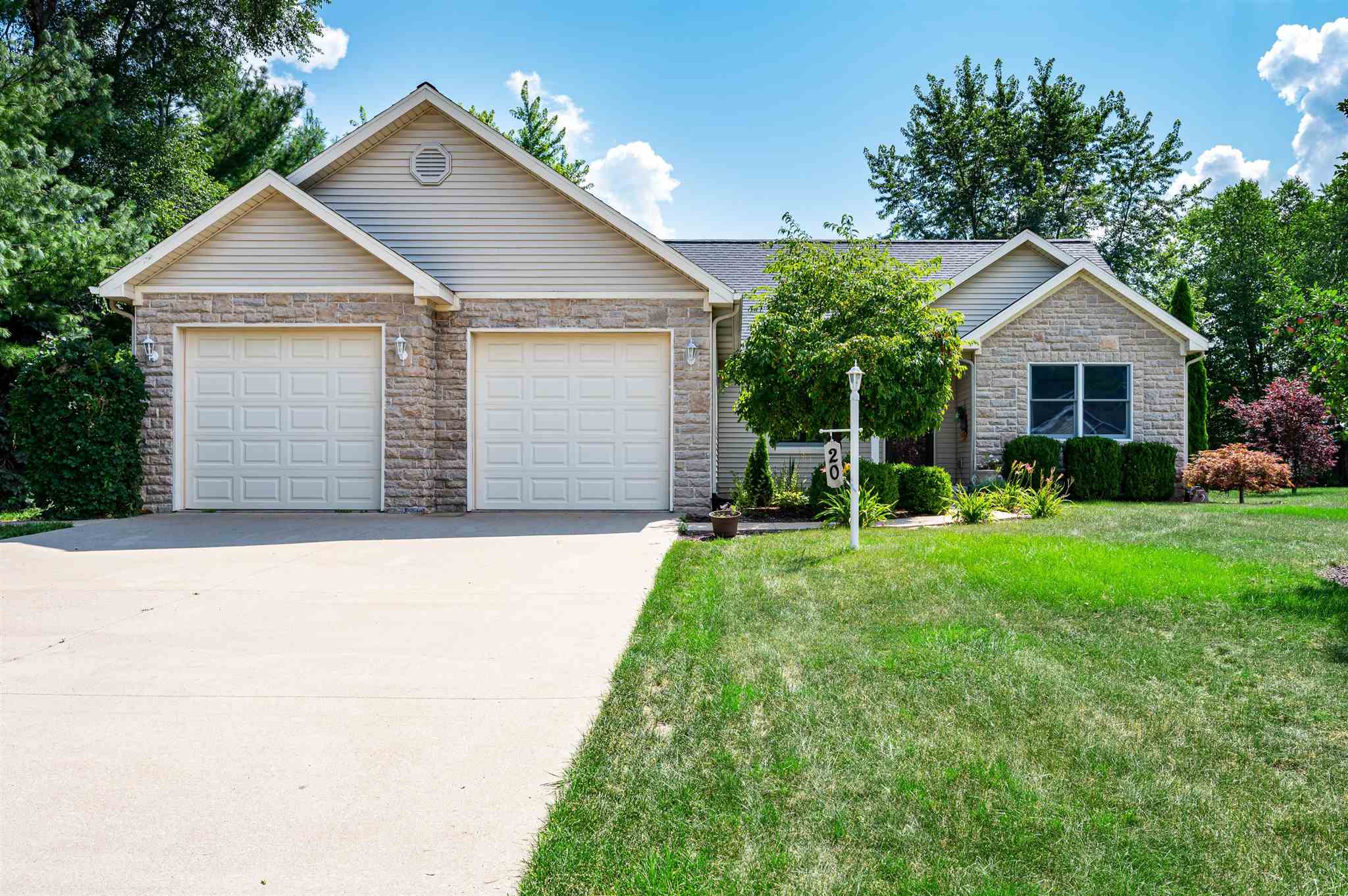 20 South Hunters Ridge Warsaw, IN 46582 - Photo 1 of 36 Gallery Image 1