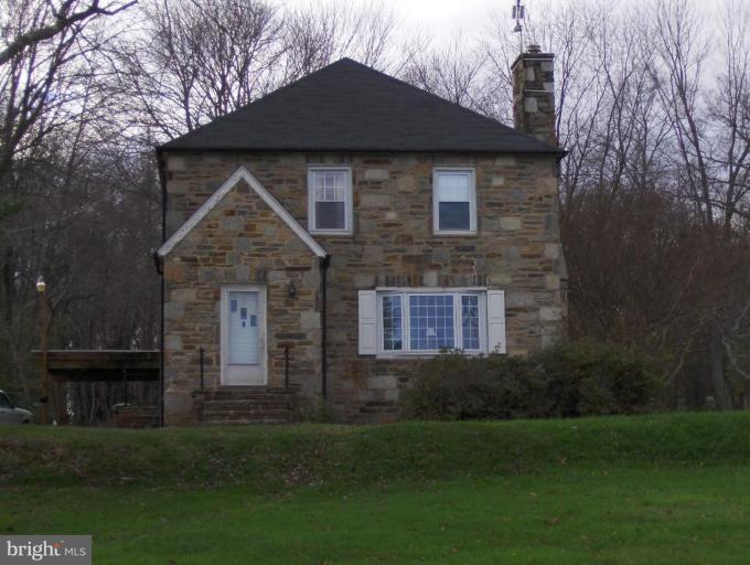 2024 Rocky Point Road Essex, MD 21221 - Photo 1 of 12 Exterior (Main)