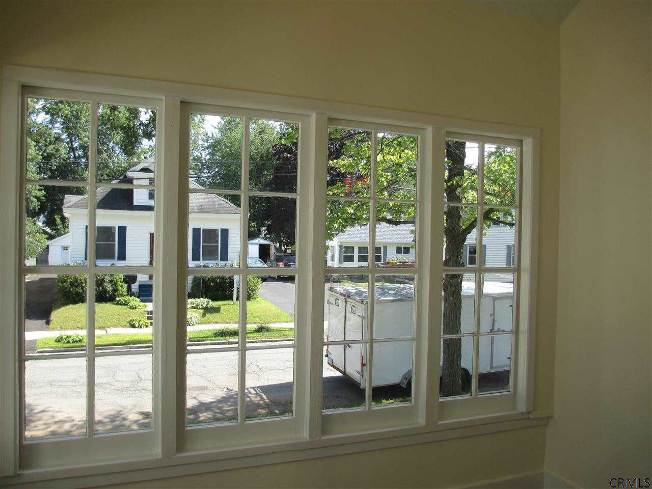 142 Bradford Road Schenectady, NY 12304 - Photo 6 of 12 Photo 6