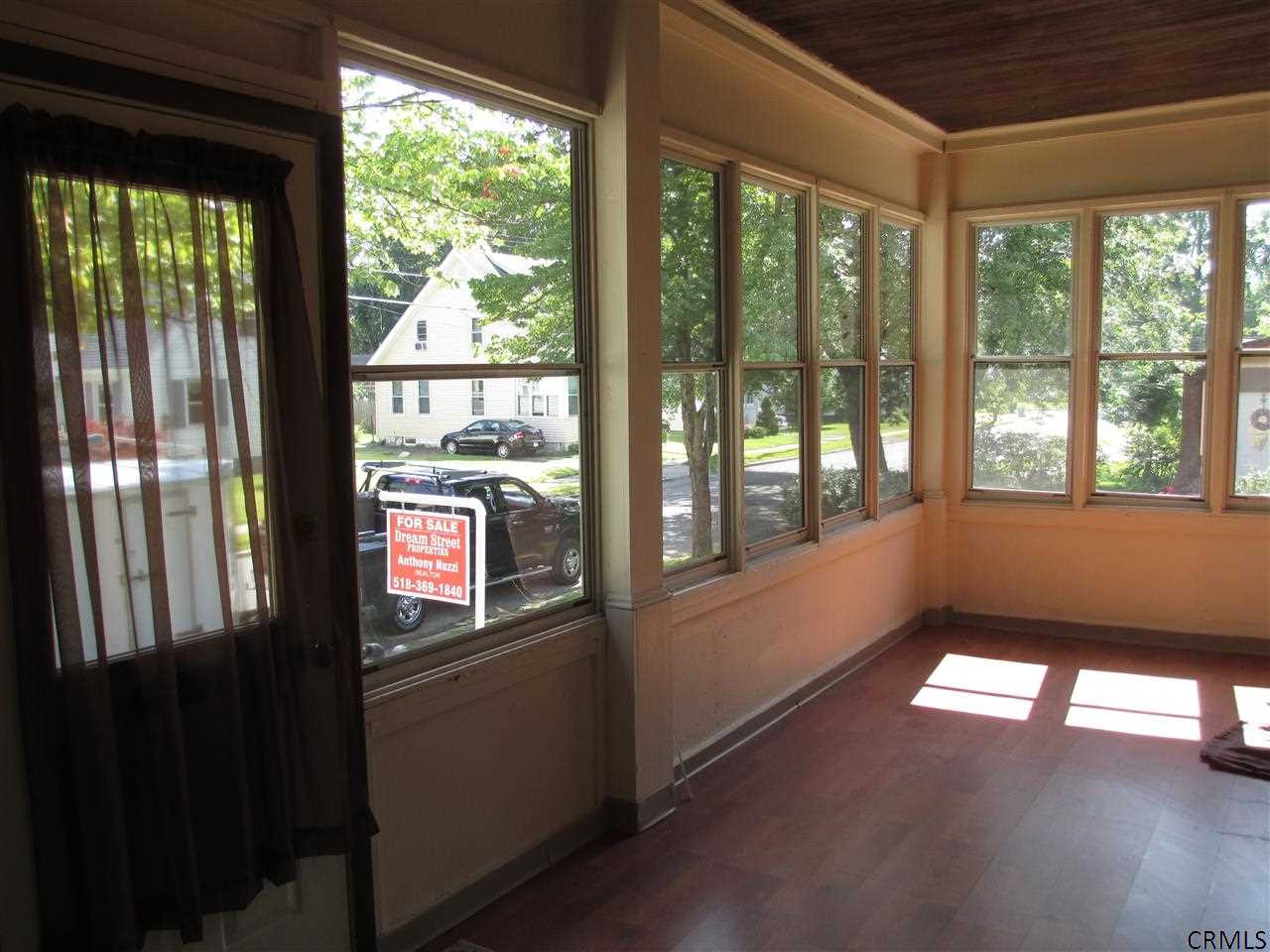 142 Bradford Road Schenectady, NY 12304 - Photo 8 of 12 Photo 8