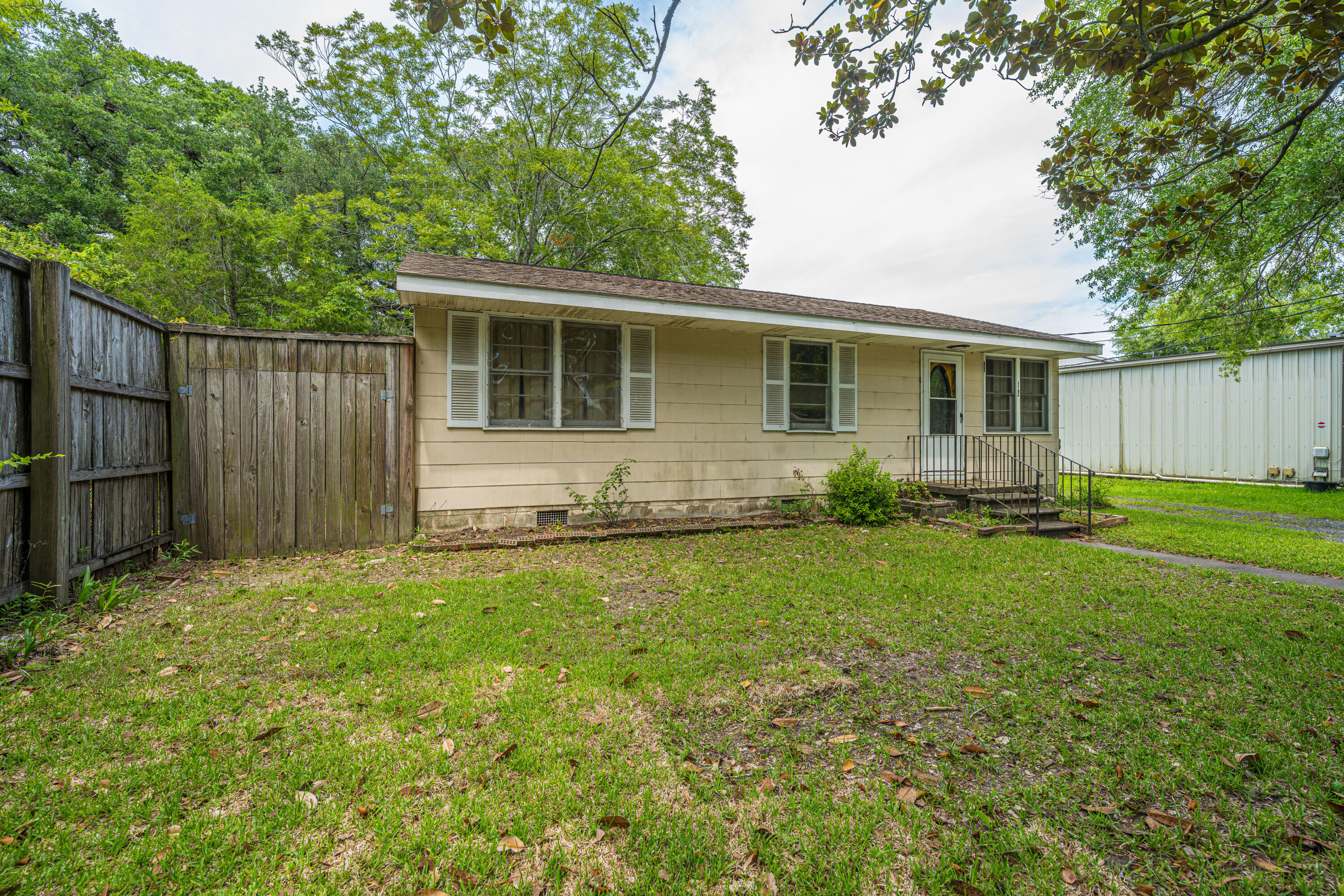 1182 Russell Drive Mount Pleasant, SC 29464 - Photo 2 of 57