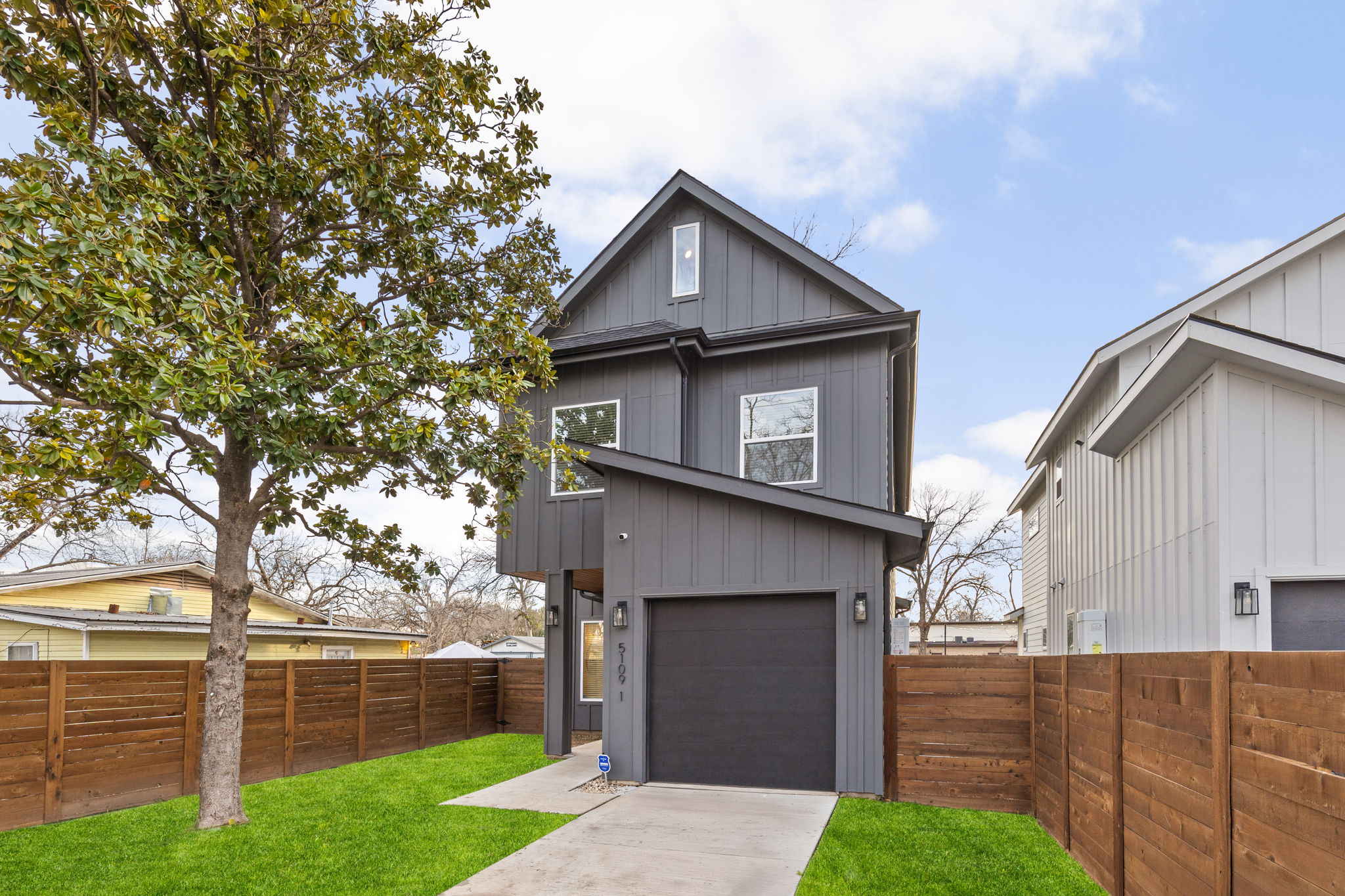 5109 Glissman Road Austin, TX 78702 - Photo 2 of 39