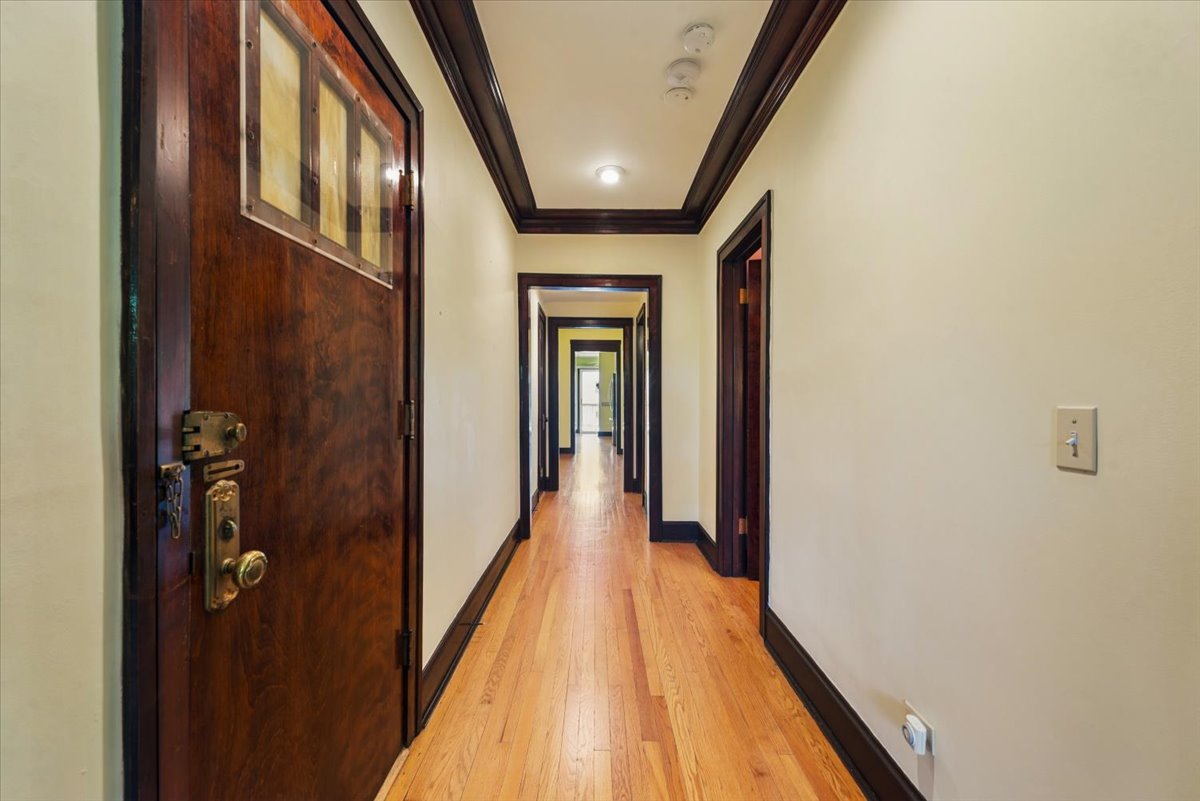 1455 West Rascher Avenue, Unit 2W Chicago, IL 60640 - Photo 11 of 33 Gallery Image 11