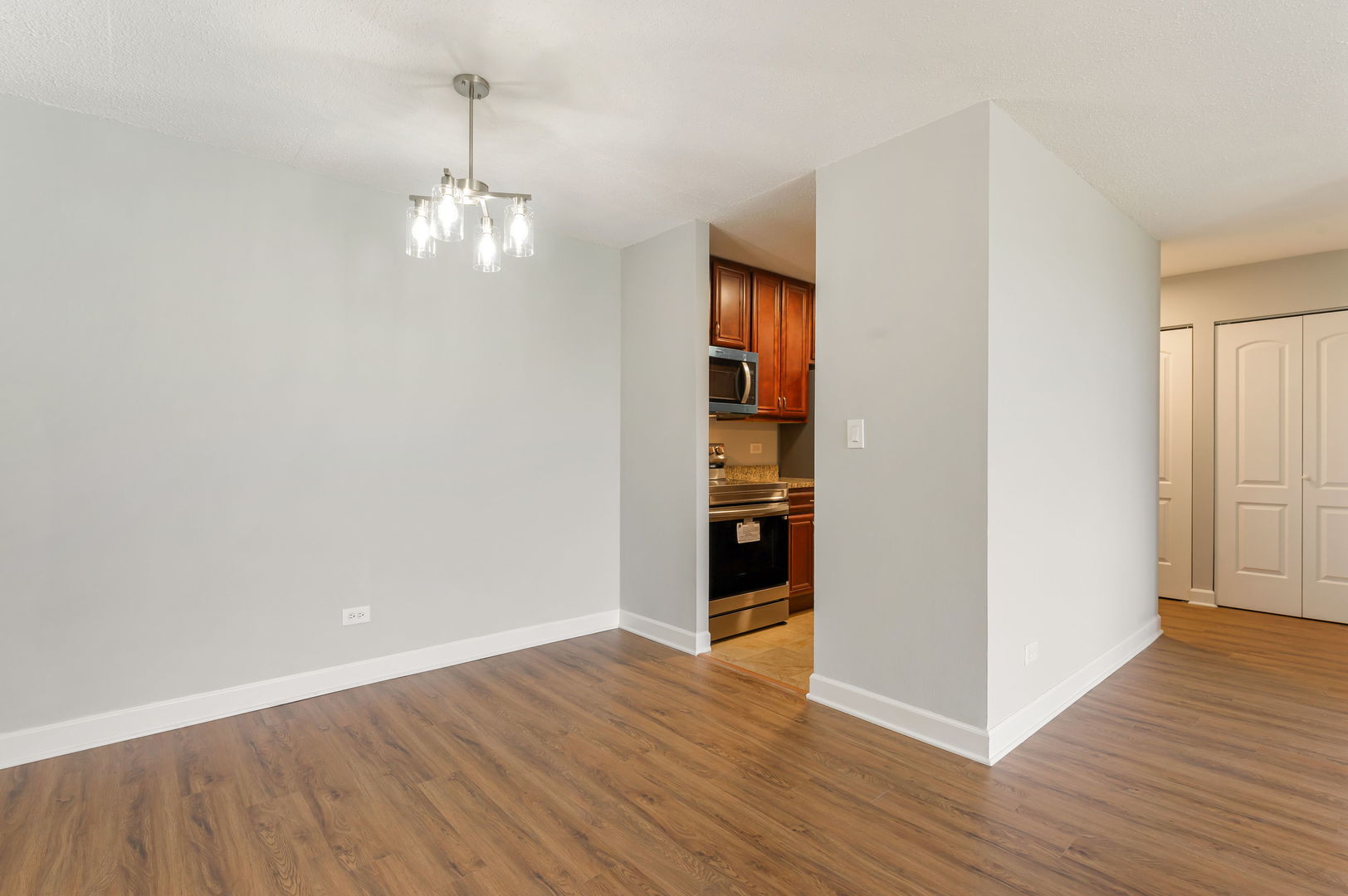 1043 South York Road, Unit 310 Bensenville, IL 60106 - Photo 6 of 16