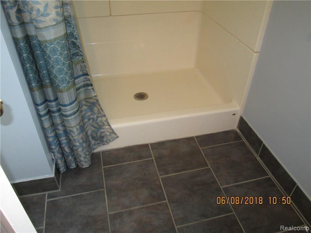 2077 Covert Road Burton, MI 48509 - Photo 29 of 34 IMG_5373 (1).JPG