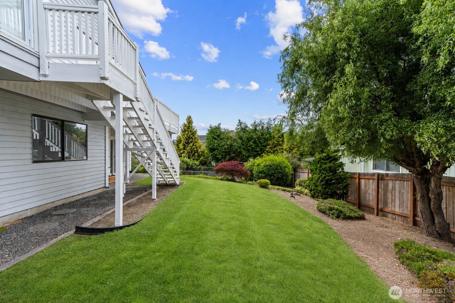 543 Hemlock Way Edmonds, WA 98020 - Photo 36 of 39 Gallery Image 36