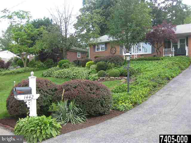 1442 Bonbar Road York, PA 17403 - Photo 2 of 21 Gallery Image 2