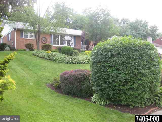 1442 Bonbar Road York, PA 17403 - Photo 3 of 21 Gallery Image 3