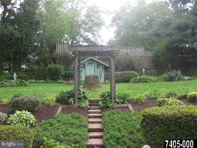 1442 Bonbar Road York, PA 17403 - Photo 5 of 21 Gallery Image 5