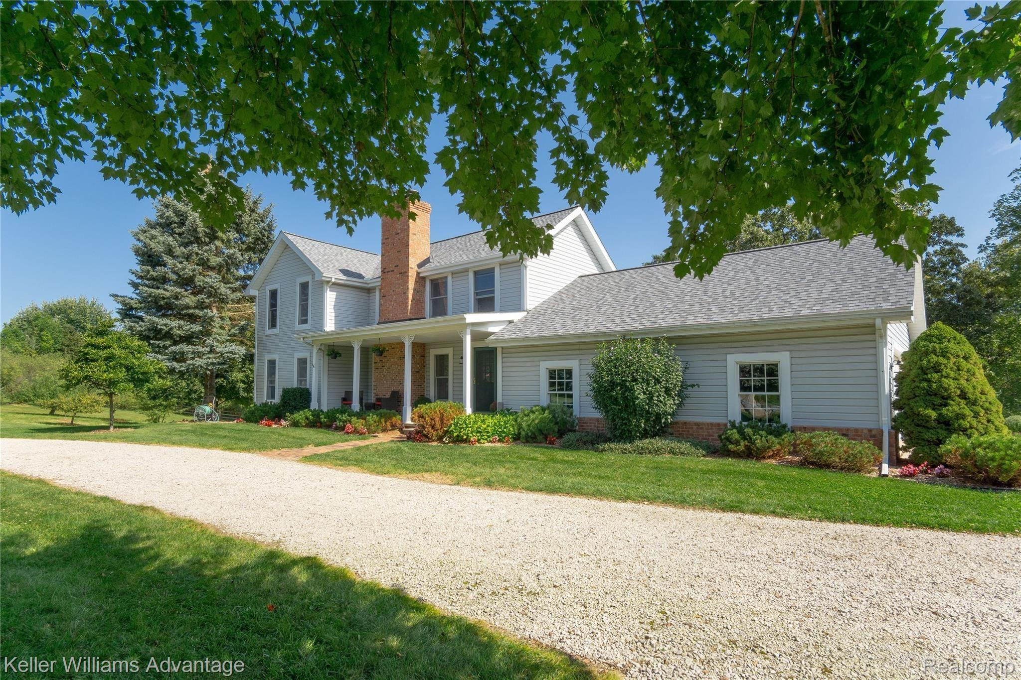 9251 Bergin Road Howell, MI 48843 - Photo 5 of 65 Exteriors (4 of 24).jpg