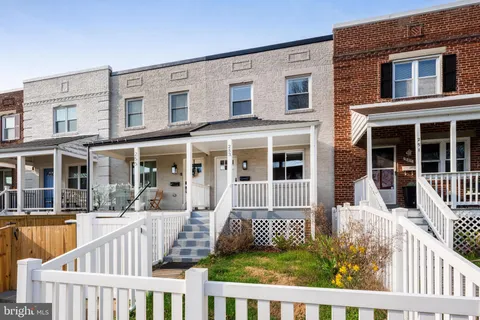 $815,000 | 253 Evans Lane, Alexandria, VA 22305