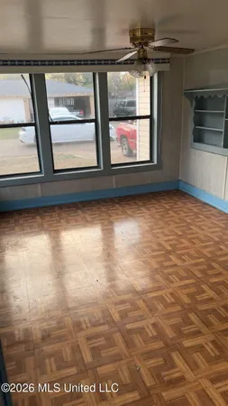 $69,900 | 208 West Monroe Avenue, Greenwood, MS 38930