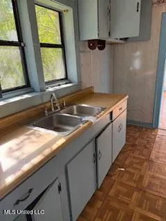 $84,900 | 208 West Monroe Avenue, Greenwood, MS 38930