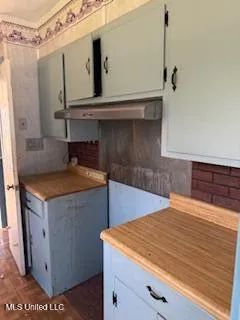 $84,900 | 208 West Monroe Avenue, Greenwood, MS 38930