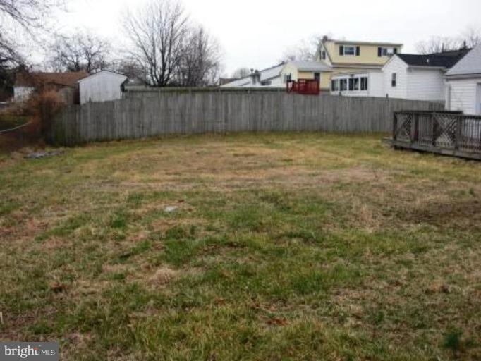 2127 East Boundary Avenue Rosedale, MD 21237 - Photo 13 of 13 Back yard