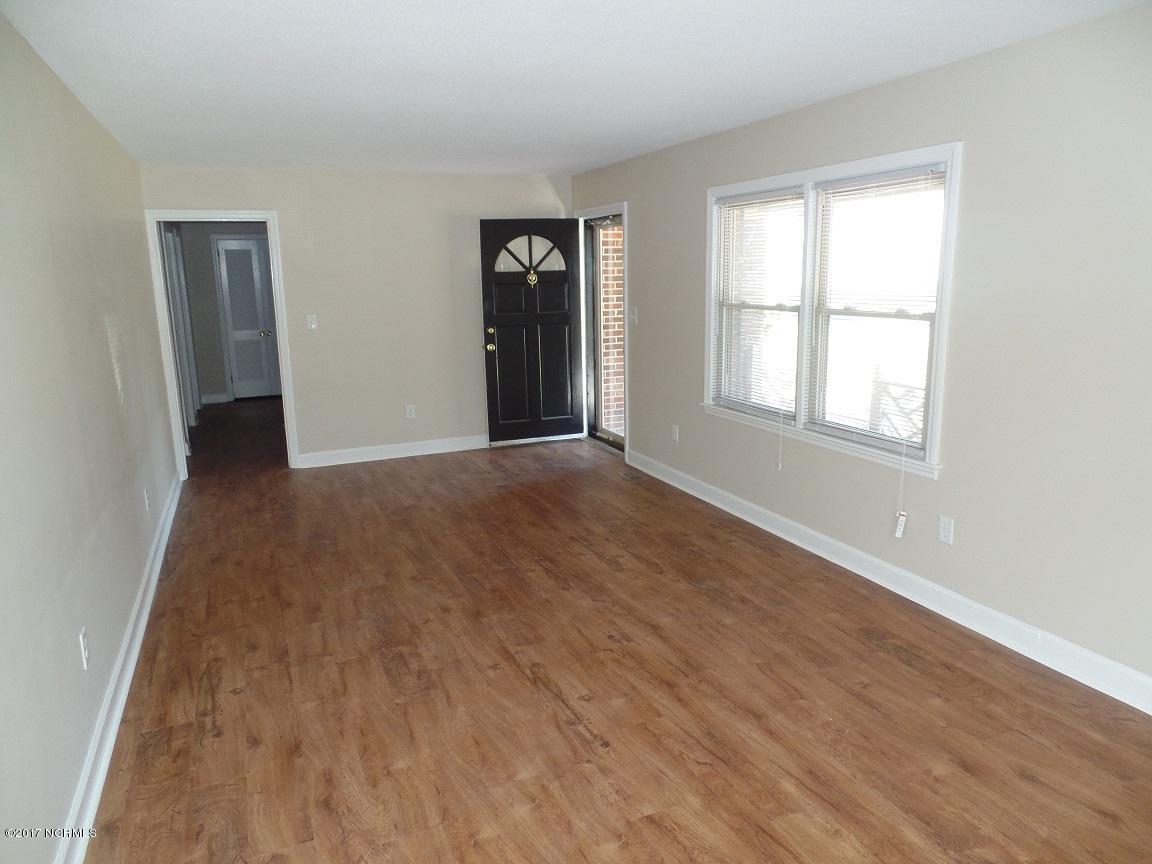 1633 Helltown Road Garland, NC 28441 - Photo 2 of 17 Helltown 2 - Living Room