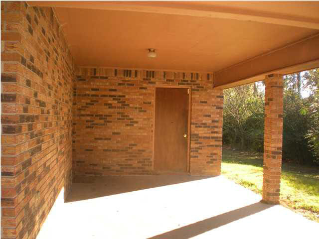 1991 St John Road Braxton, MS 39044 - Photo 4 of 14 carport