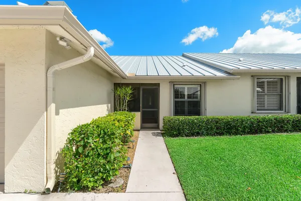 $2,400 | 7711 Southeast Sugar Sand Circle, Unit 33455, Hobe Sound, FL 33455