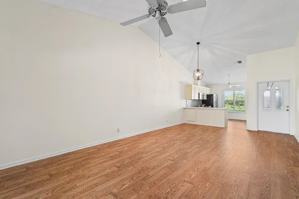 $2,400 | 7711 Southeast Sugar Sand Circle, Unit 33455, Hobe Sound, FL 33455