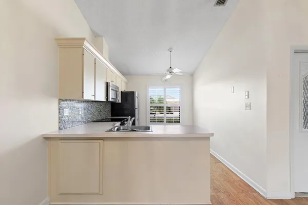 $2,400 | 7711 Southeast Sugar Sand Circle, Unit 33455, Hobe Sound, FL 33455