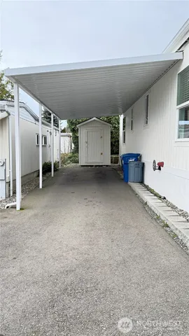 a view of a garage
