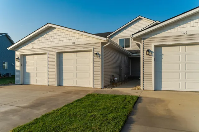 $332,950 | 1105 Century Village Lane Northeast, Rochester, MN 55906