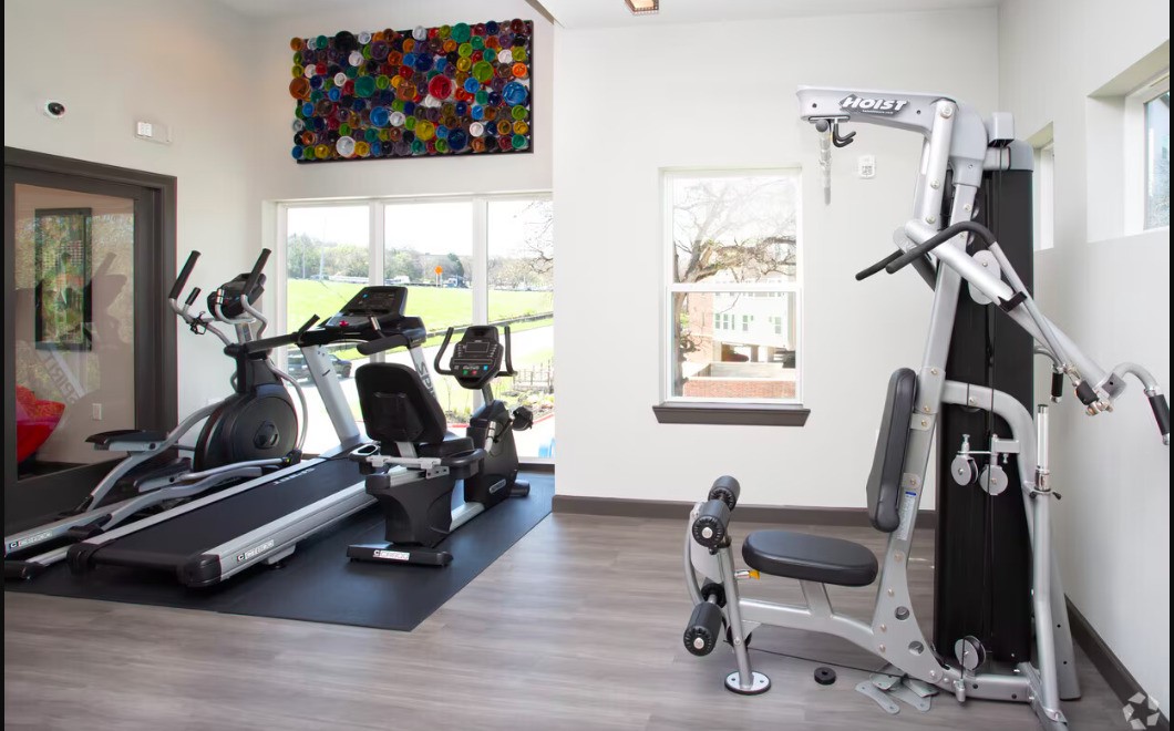 1800 South I- 35 Service Road Austin, TX 78748 - Photo 20 of 21 a view of a room with gym equipment