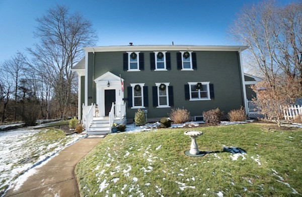 745 Stevens Road Swansea, MA 02777 - Photo 2 of 33 Gallery Image 2