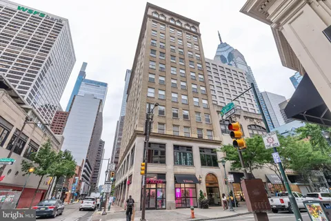 $845,000 | 1737 Chestnut Street, Unit 501, Philadelphia, PA 19103