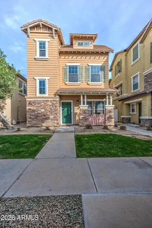 $405,000 | 916 West Aspen Way, Gilbert, AZ 85233