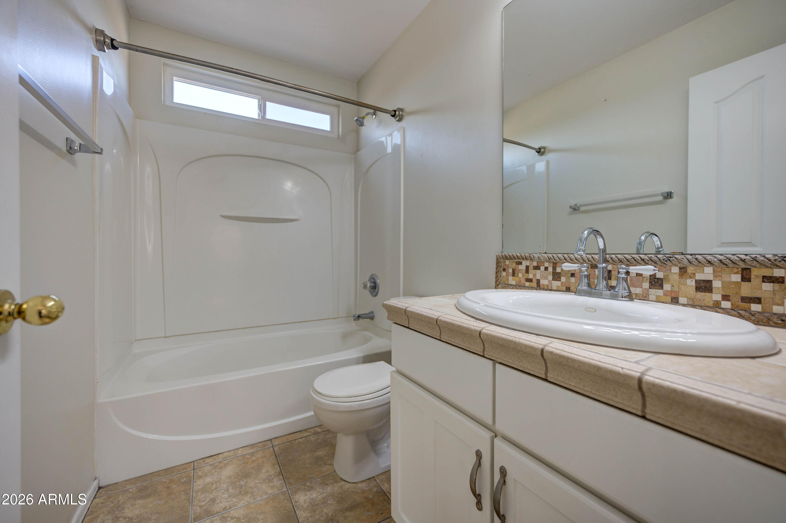 916 West Aspen Way Gilbert, AZ 85233 - Photo 11 of 41 Primary Bathroom 3-1