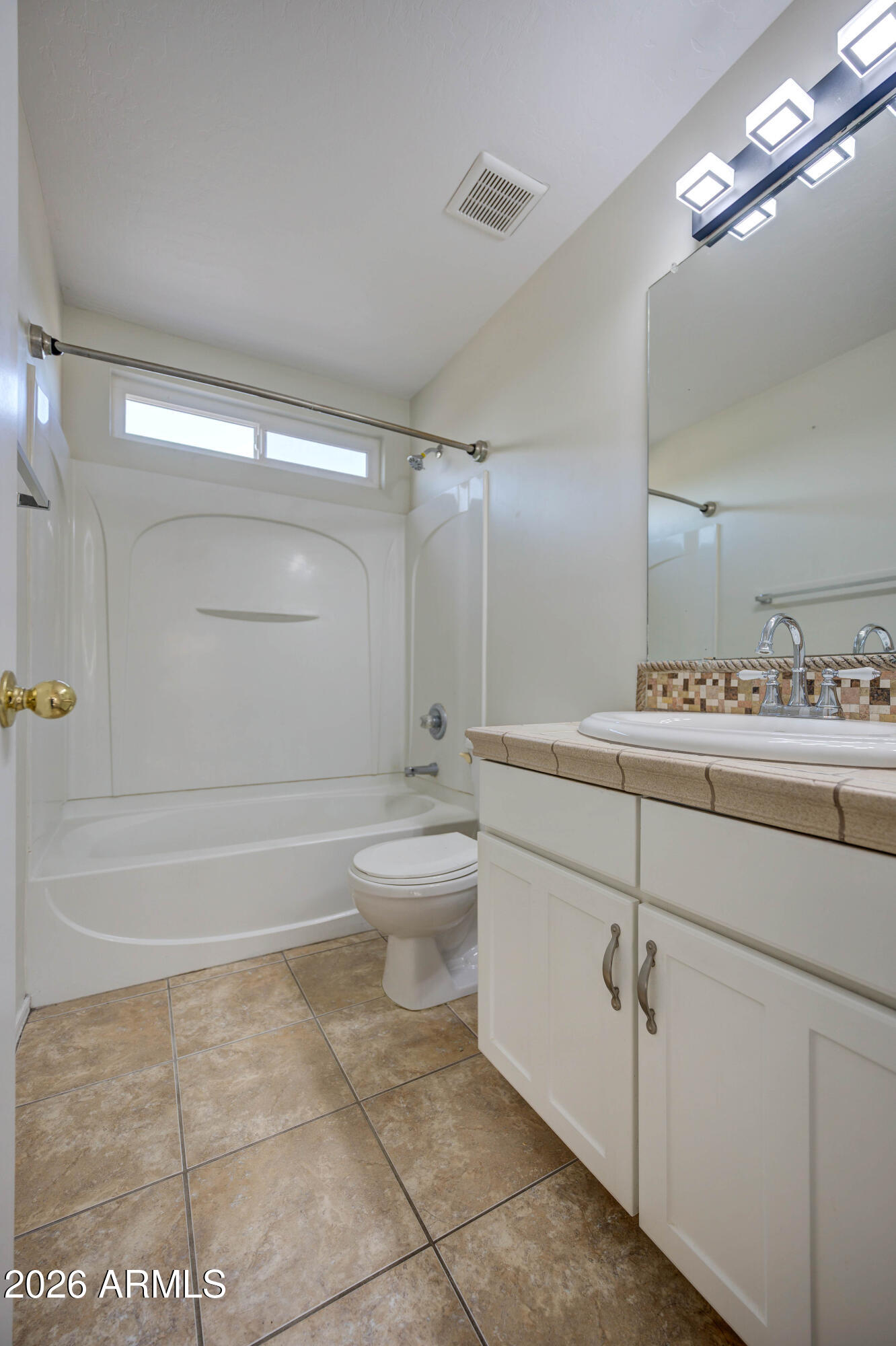 916 West Aspen Way Gilbert, AZ 85233 - Photo 12 of 41 Primary Bathroom 3-2