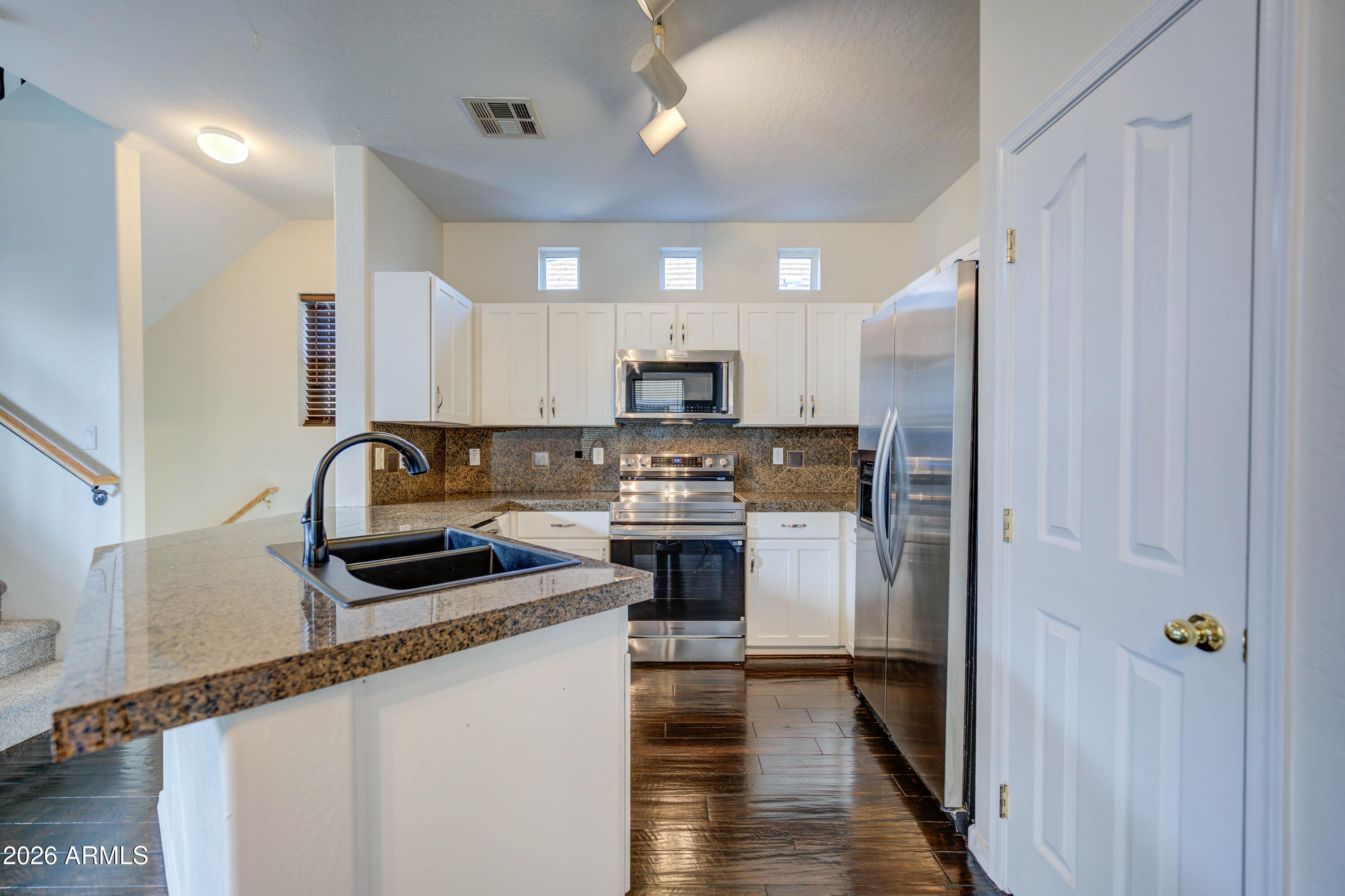 916 West Aspen Way Gilbert, AZ 85233 - Photo 19 of 38 Kitchen 2