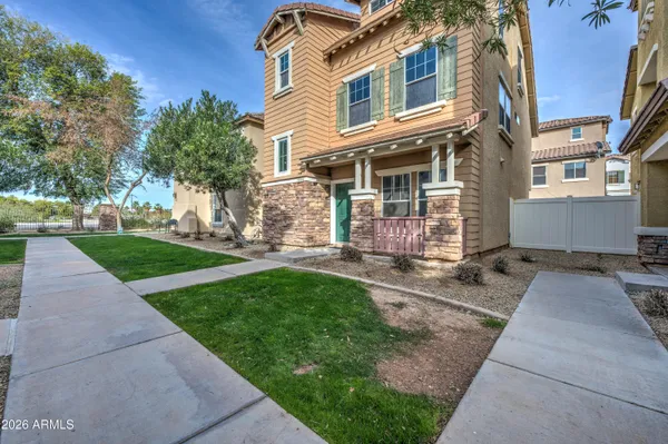 $405,000 | 916 West Aspen Way, Gilbert, AZ 85233