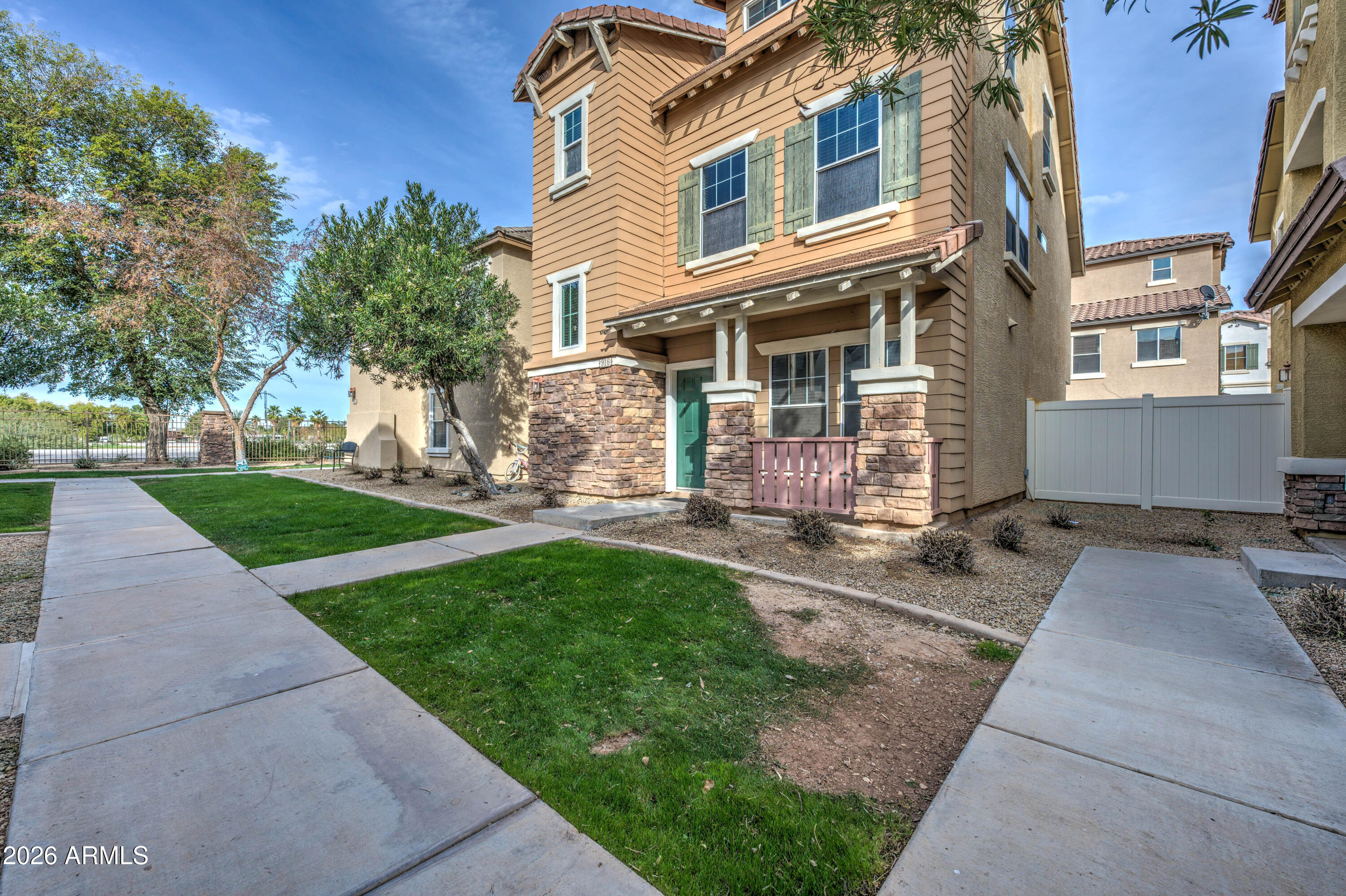 916 West Aspen Way Gilbert, AZ 85233 - Photo 37 of 41 Front 5