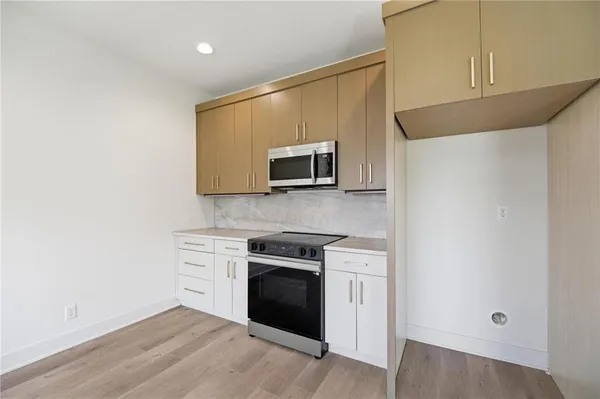 $345,000 | 218 Northwest Orchard Court, Lee's Summit, MO 64063