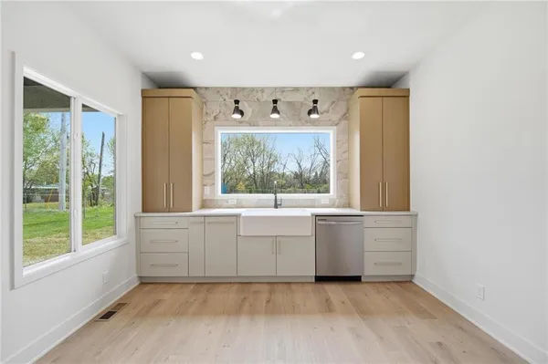 $345,000 | 218 Northwest Orchard Court, Lee's Summit, MO 64063