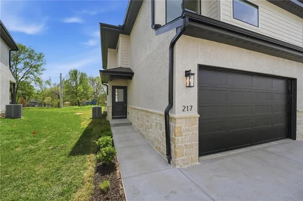 $345,000 | 218 Northwest Orchard Court, Lee's Summit, MO 64063