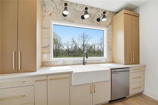 $345,000 | 218 Northwest Orchard Court, Lee's Summit, MO 64063