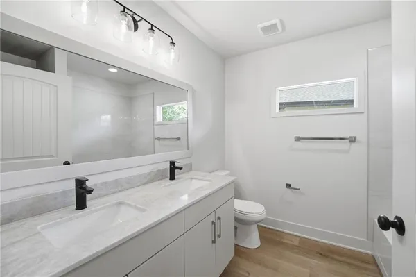 $345,000 | 218 Northwest Orchard Court, Lee's Summit, MO 64063