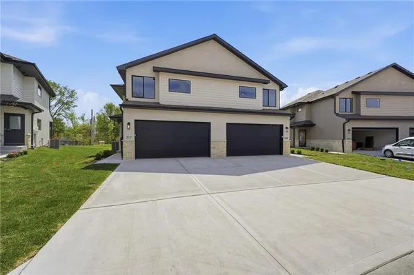 $345,000 | 218 Northwest Orchard Court, Lee's Summit, MO 64063