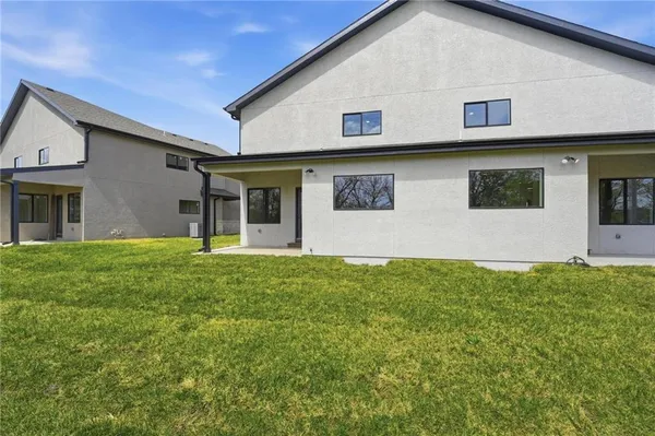 $345,000 | 218 Northwest Orchard Court, Lee's Summit, MO 64063