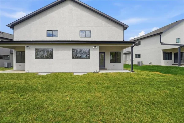 $345,000 | 218 Northwest Orchard Court, Lee's Summit, MO 64063