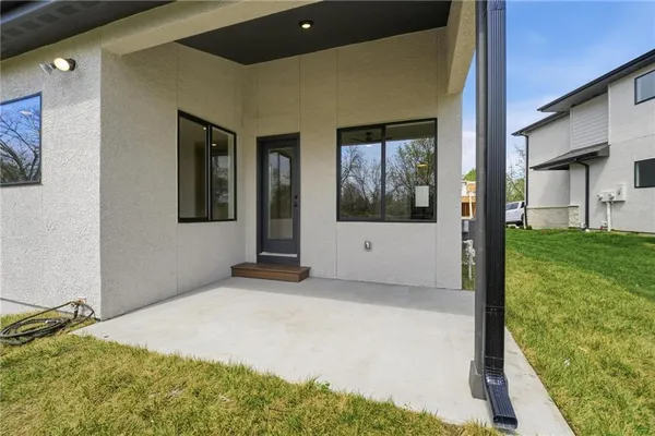 $345,000 | 218 Northwest Orchard Court, Lee's Summit, MO 64063