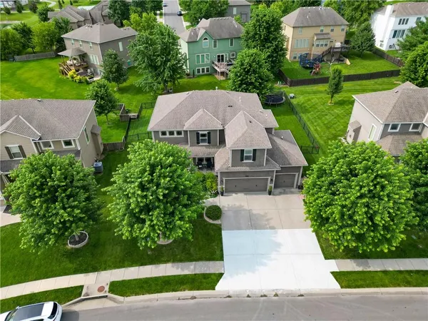 $675,000 | 104 Southwest Shores Drive, Lee's Summit, MO 64064