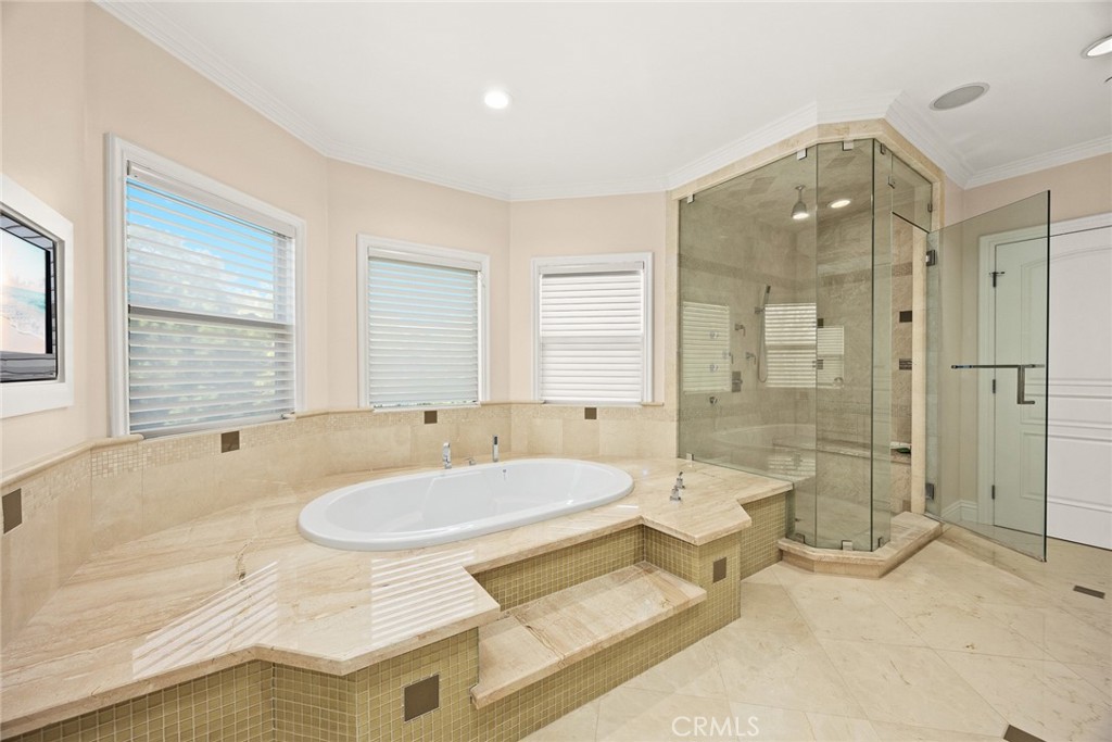 509 West Winnie Way Arcadia, CA 91007 - Photo 32 of 50 Master bathroom