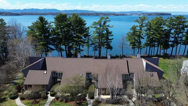 $875,000 | 504 South Beach Road, South Burlington, VT 05403